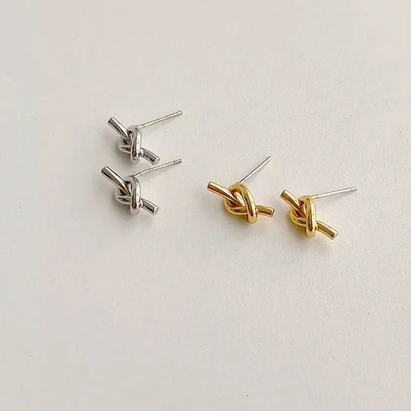 “Tie the Knot” Pretzel Twist Minimalist Gold Stud Dainty Bridesmaid/Gift Earring - Picture 4 of 9